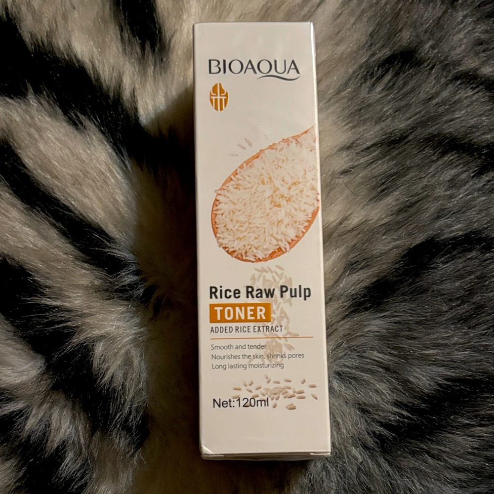 Aqua Rice Raw Pulp Toner - White and Gold
